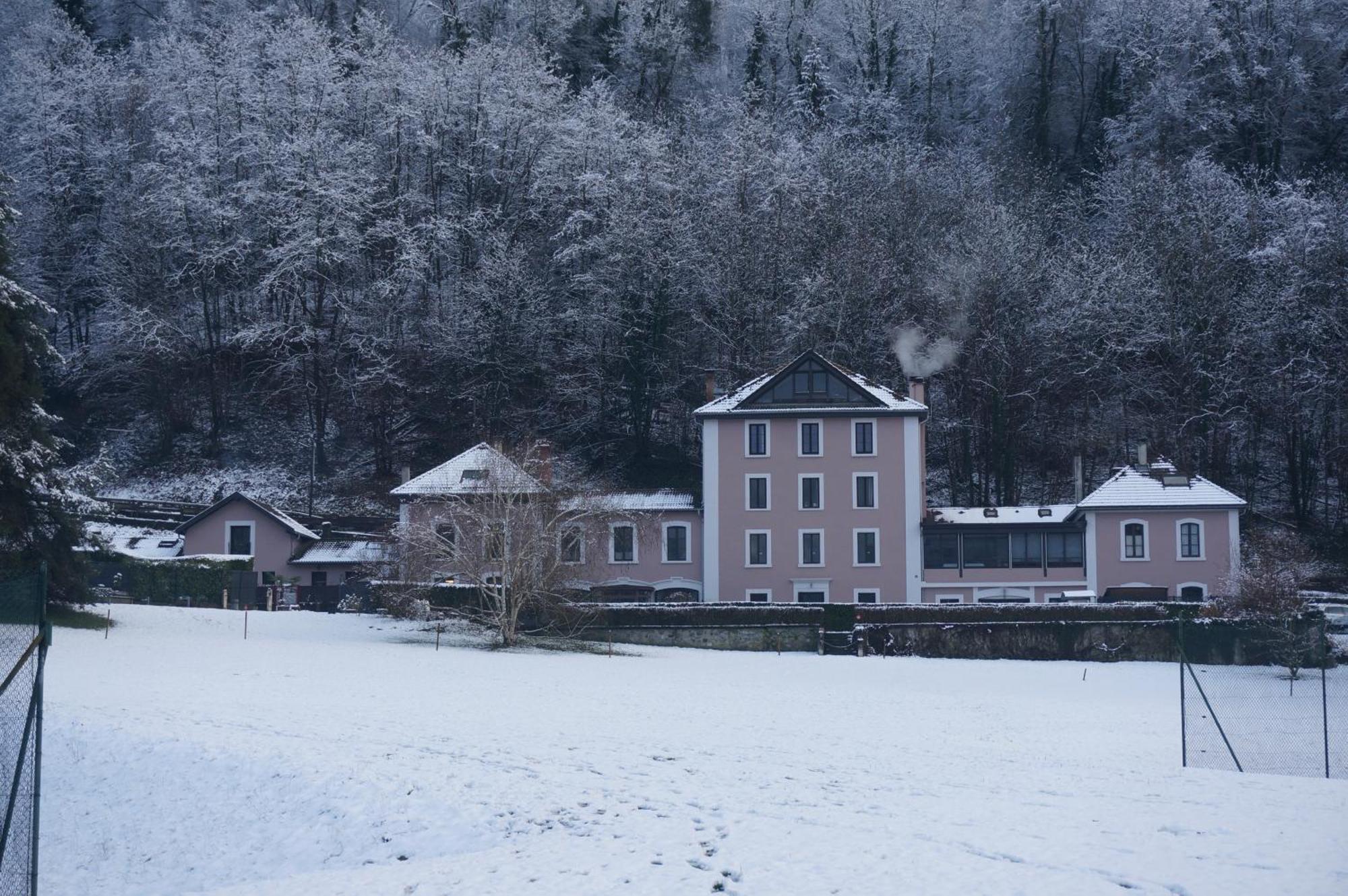 Residence Du Parc Saint-Martin-dʼUriage Esterno foto